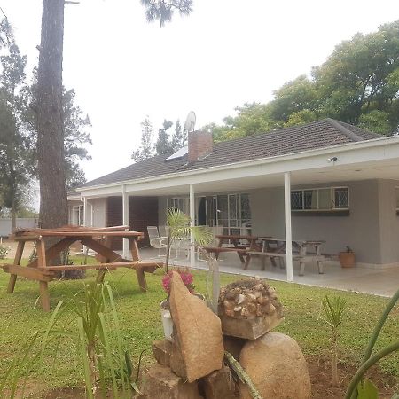 23 Brentwood Lodge And Backpackers Bulawayo Exterior photo