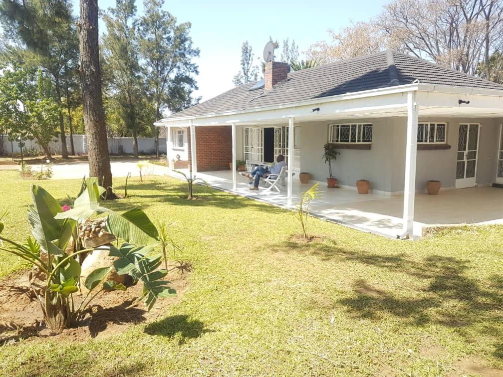 23 Brentwood Lodge And Backpackers Bulawayo Exterior photo