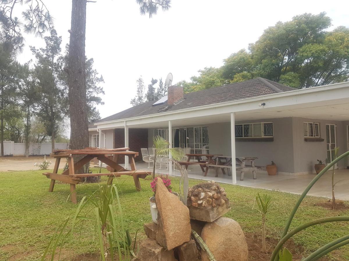 23 Brentwood Lodge And Backpackers Bulawayo Exterior photo